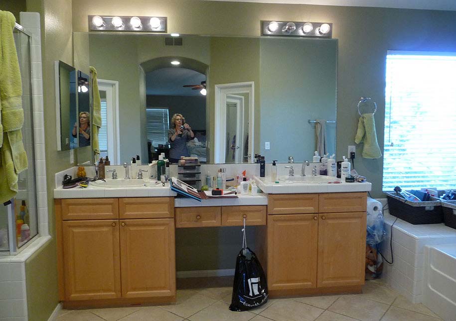 BEFORE: Dark cabinets, out-dated lights in bathroom - x-large photo